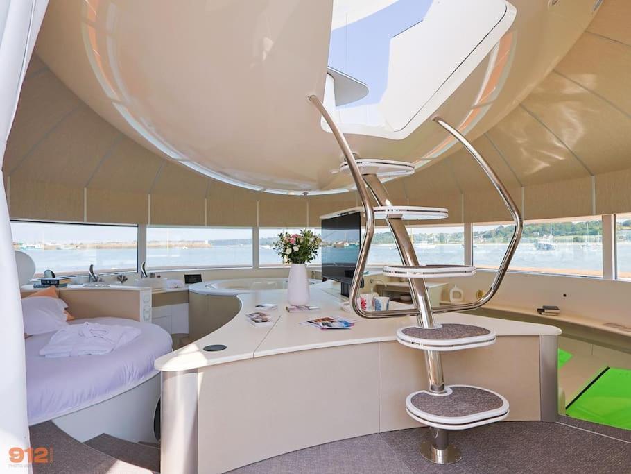 Anthenea Suite Hoteliere Flottante Perros-Guirec Bagian luar foto