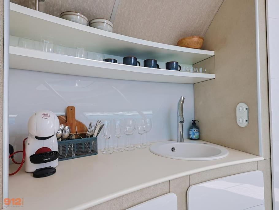 Anthenea Suite Hoteliere Flottante Perros-Guirec Bagian luar foto