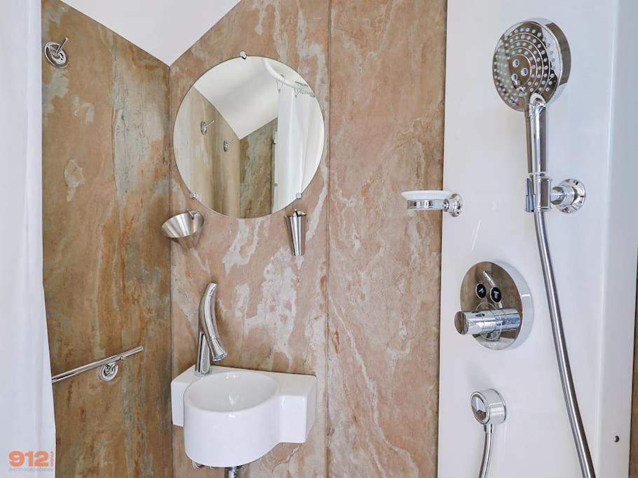 Anthenea Suite Hoteliere Flottante Perros-Guirec Bagian luar foto