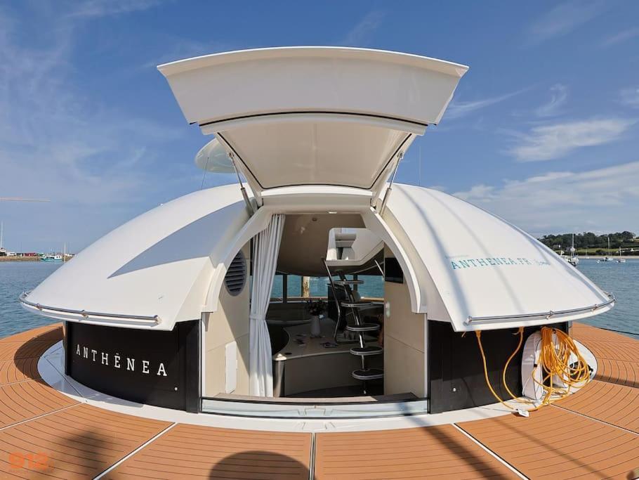 Anthenea Suite Hoteliere Flottante Perros-Guirec Bagian luar foto